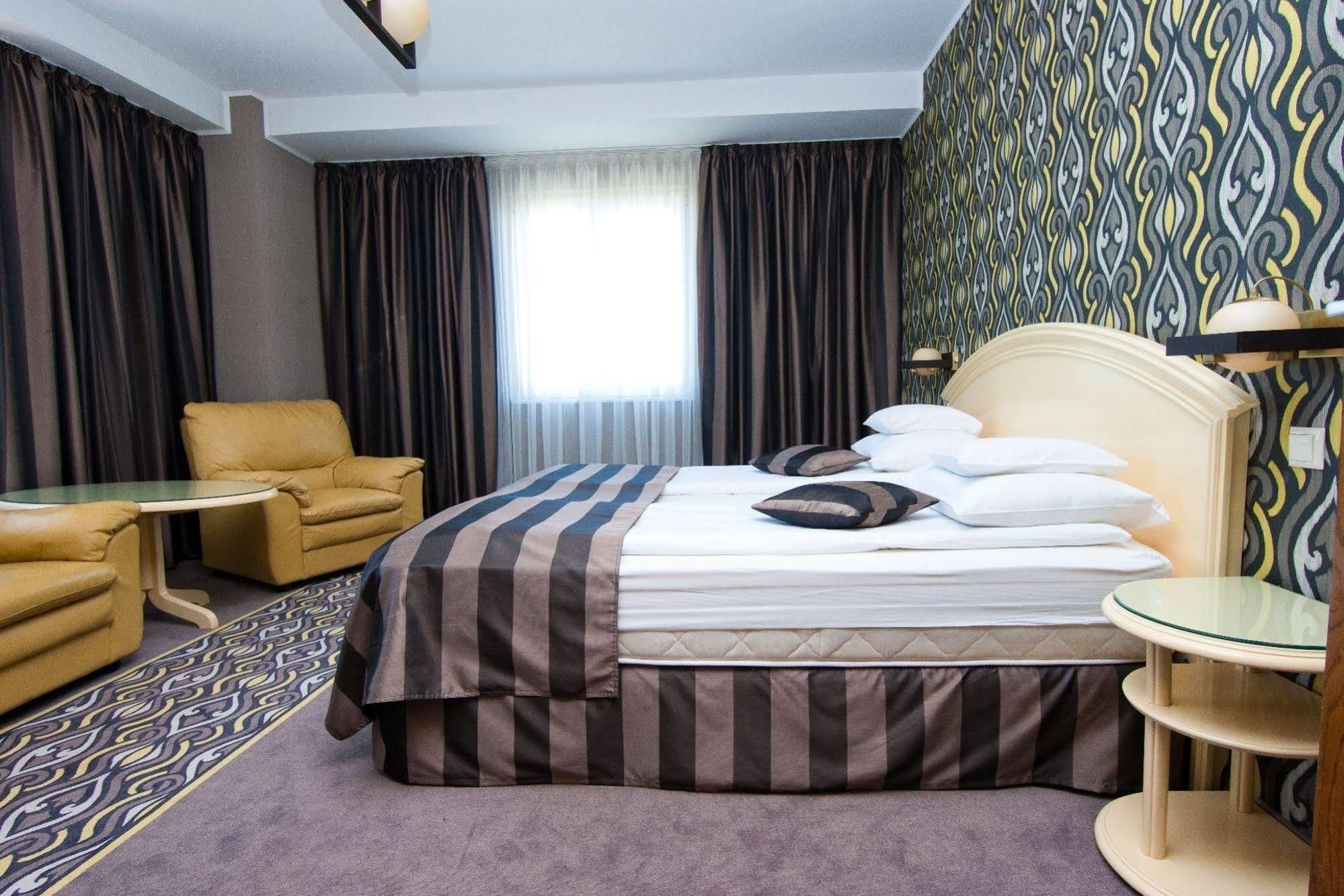 Hotel Onix Κλουζ-Ναπόκα Εξωτερικό φωτογραφία