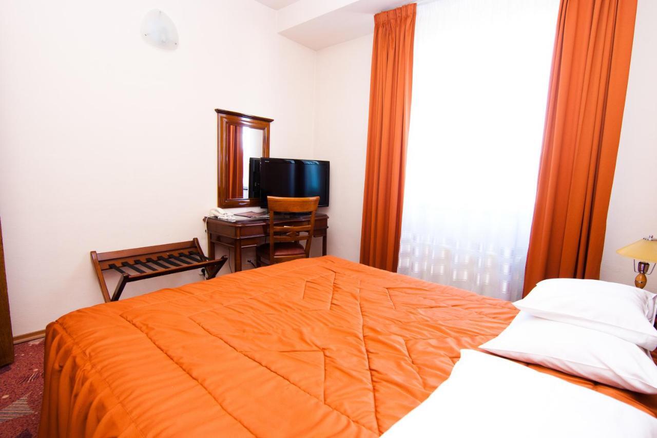Hotel Onix Κλουζ-Ναπόκα Εξωτερικό φωτογραφία